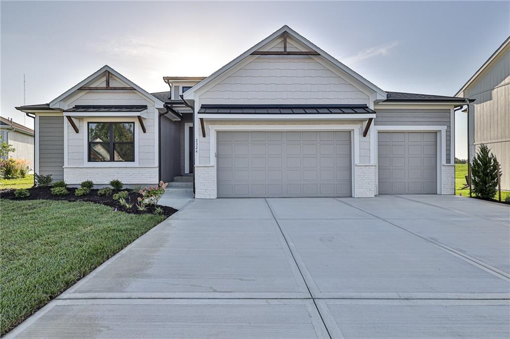 14014 Crawford Creek Circle, Lake Lotawana, MO