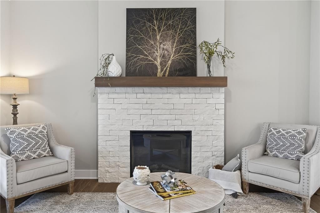 8209 Aurora Street — photo 4