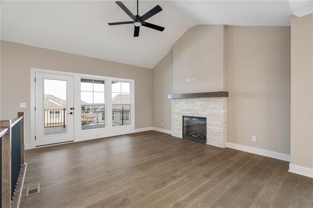 8209 Aurora Street — photo 11