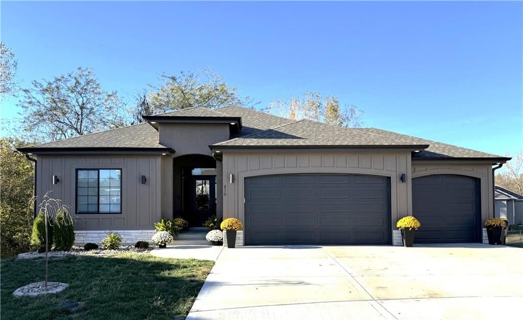 610 Caitlin Ct Court, Excelsior Springs, MO