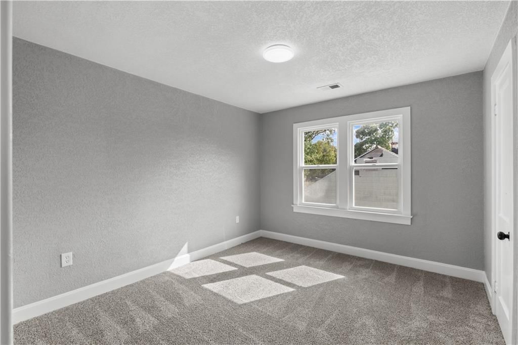 620 S Huttig Avenue — photo 17
