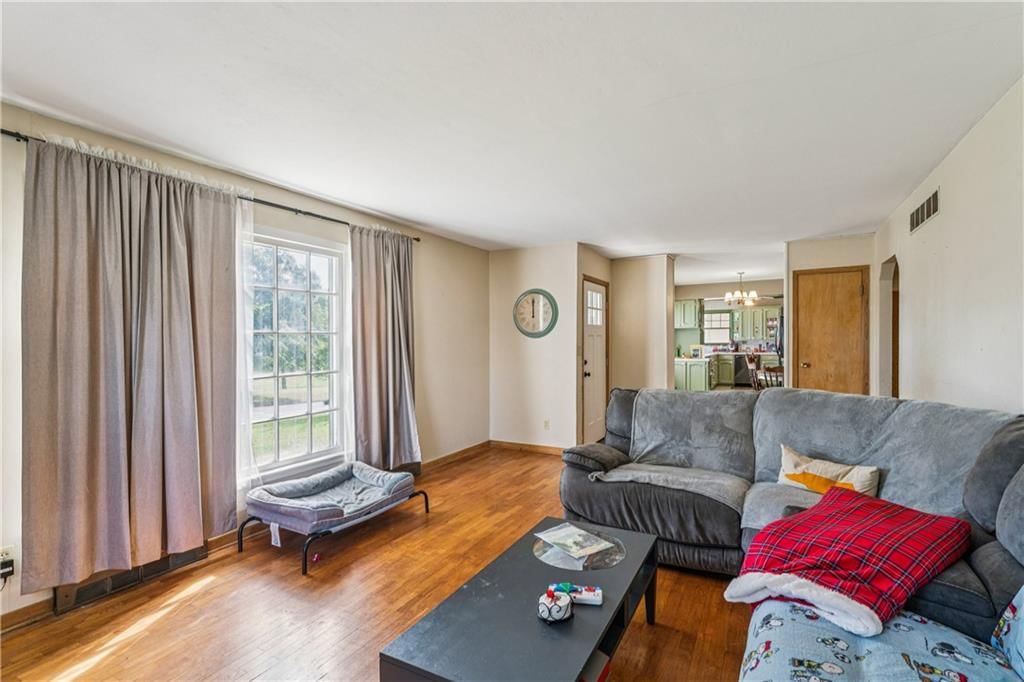 1210 S Gordon Street — photo 8