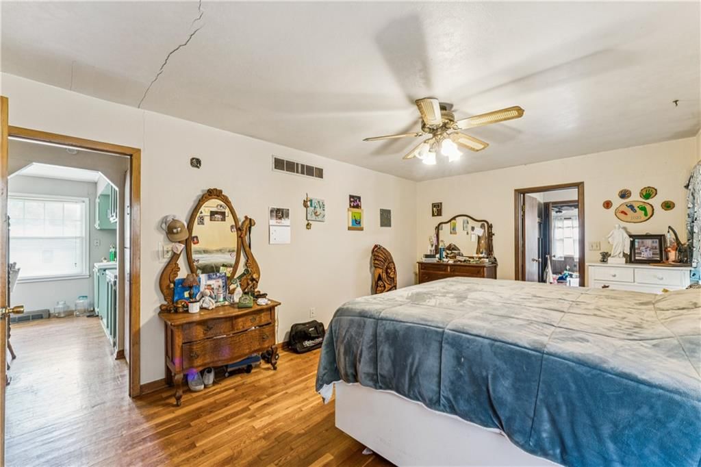 1210 S Gordon Street — photo 26