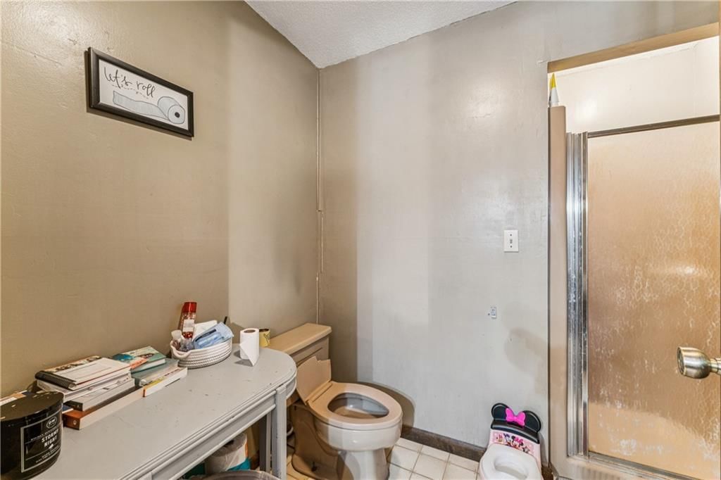 1210 S Gordon Street — photo 28