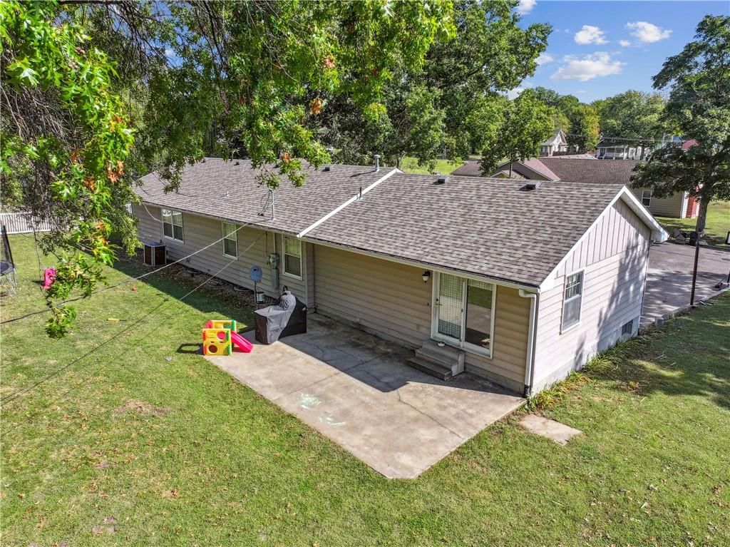 1210 S Gordon Street — photo 44
