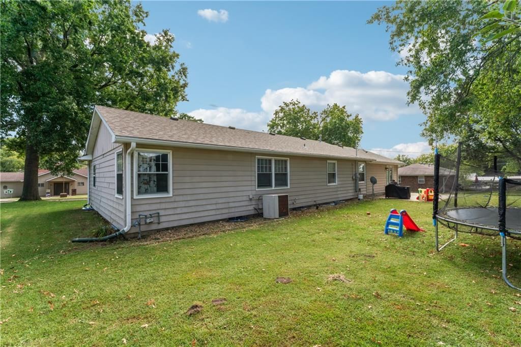 1210 S Gordon Street — photo 45