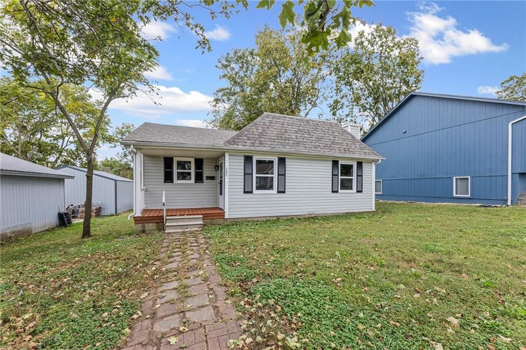 405 W Miami Street, Paola, KS
