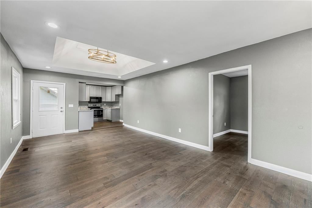 405 W Miami Street — photo 4