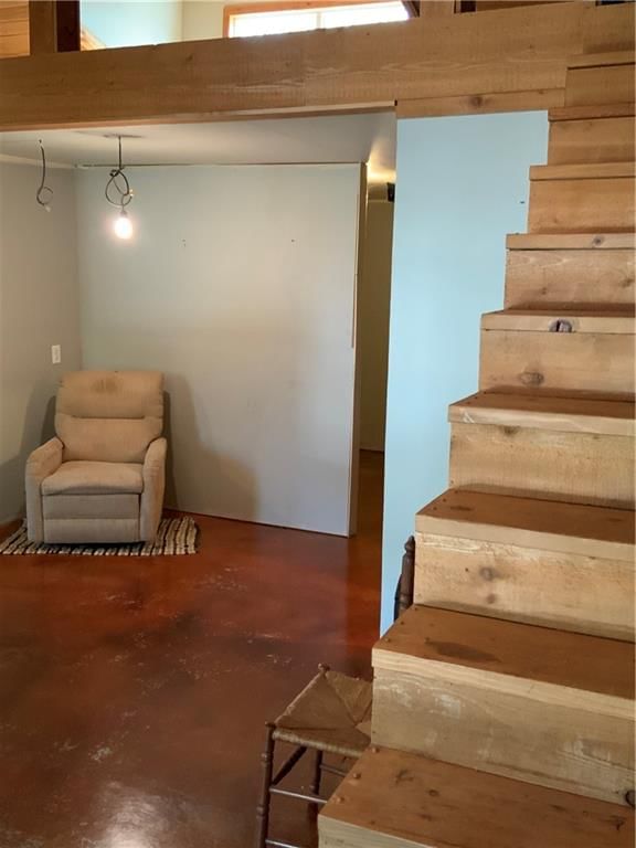 503 E 6th Street — photo 12
