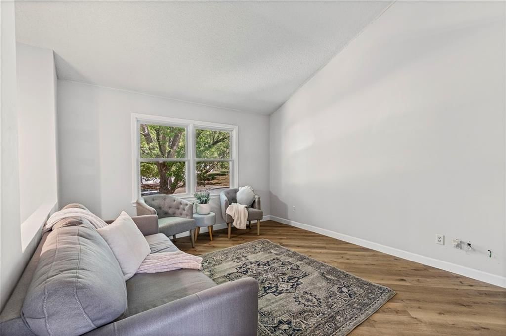 507 Vivian Street — photo 3