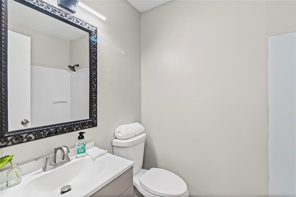 507 Vivian Street — photo 9
