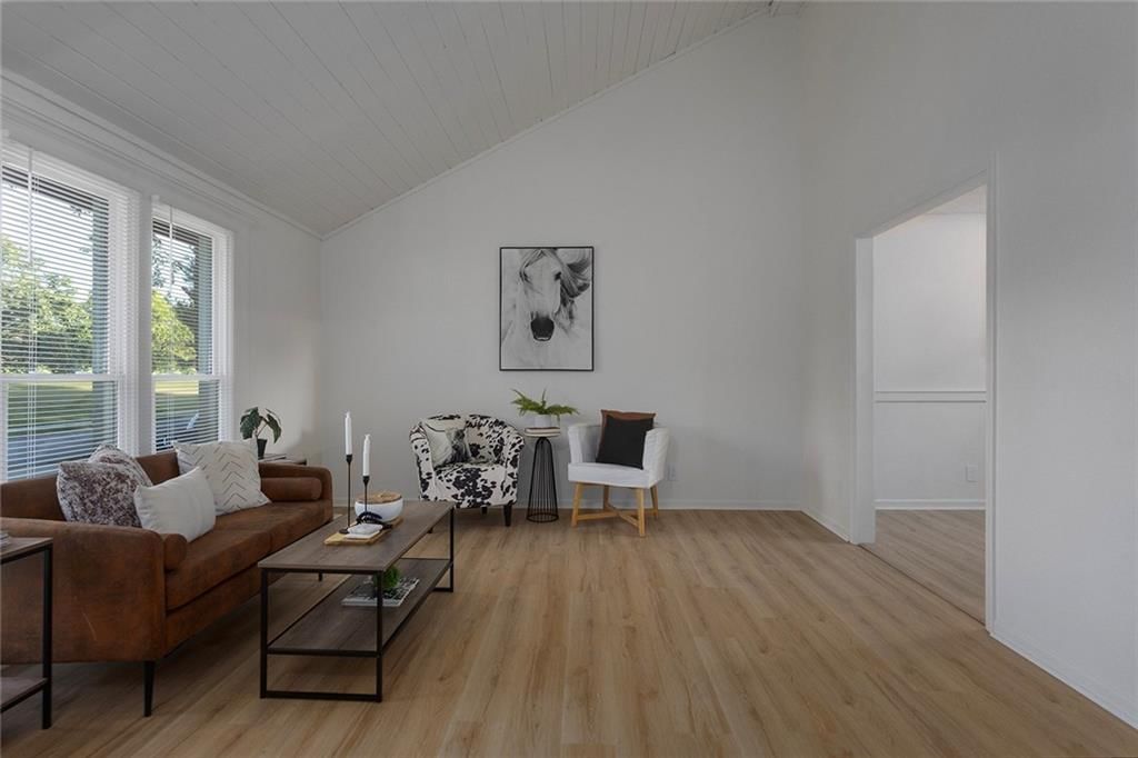 1705 Kiowa Drive — photo 3