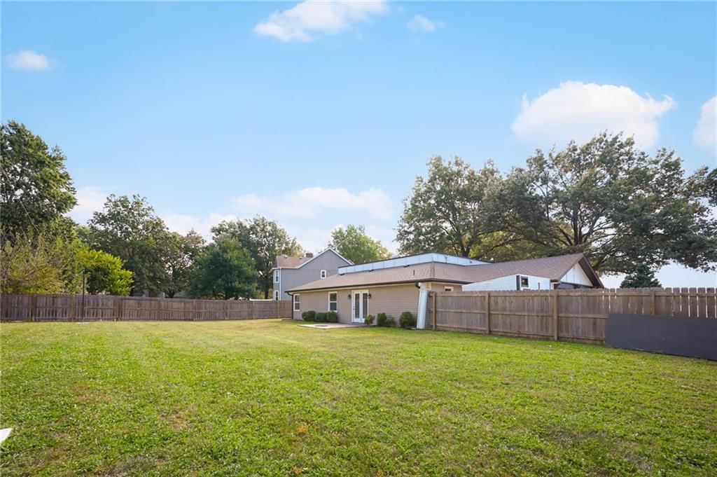 1100 Johnston Drive — photo 6