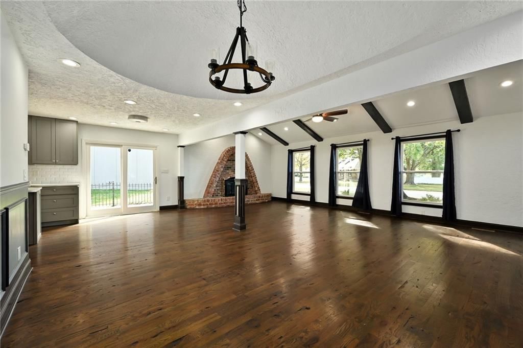 1100 Johnston Drive — photo 10
