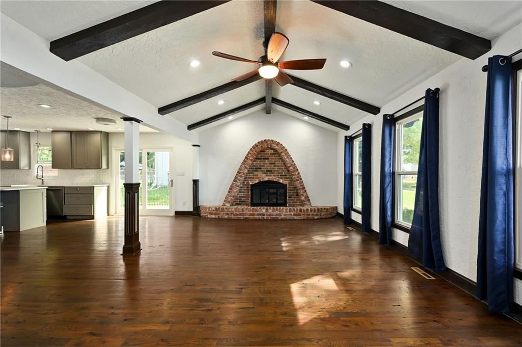 1100 Johnston Drive — photo 12