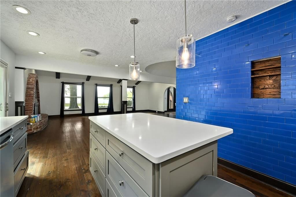 1100 Johnston Drive — photo 17