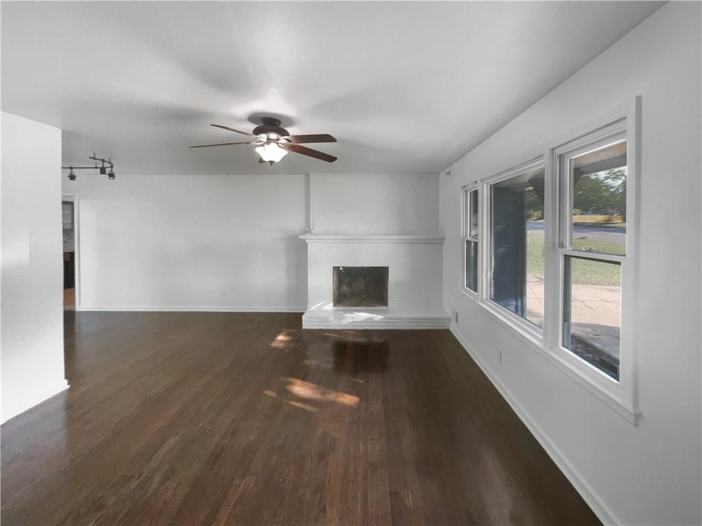 8400 Holmes Road — photo 3