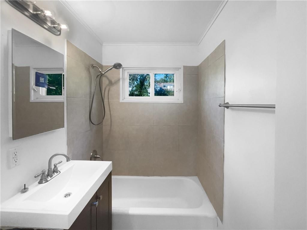 8400 Holmes Road — photo 7