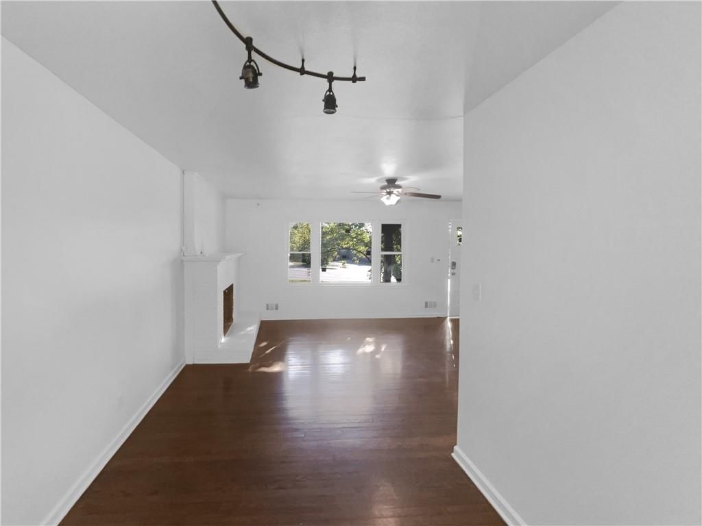 8400 Holmes Road — photo 13