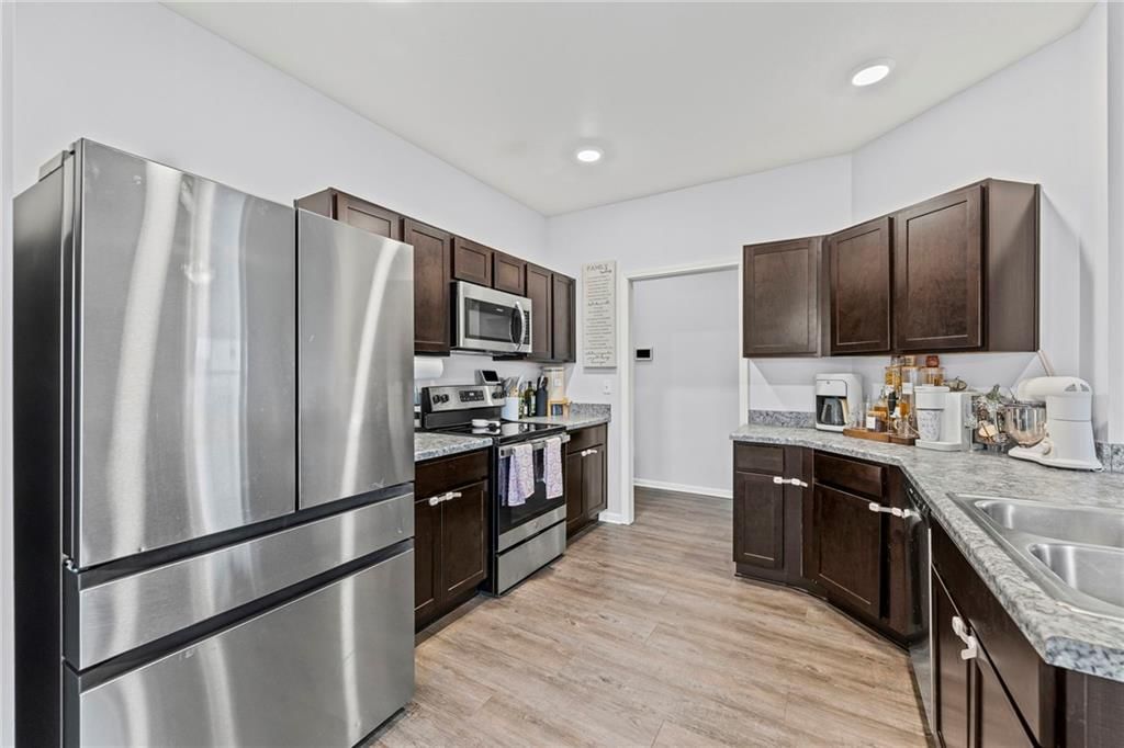 710 Hidden Meadows Drive — photo 5