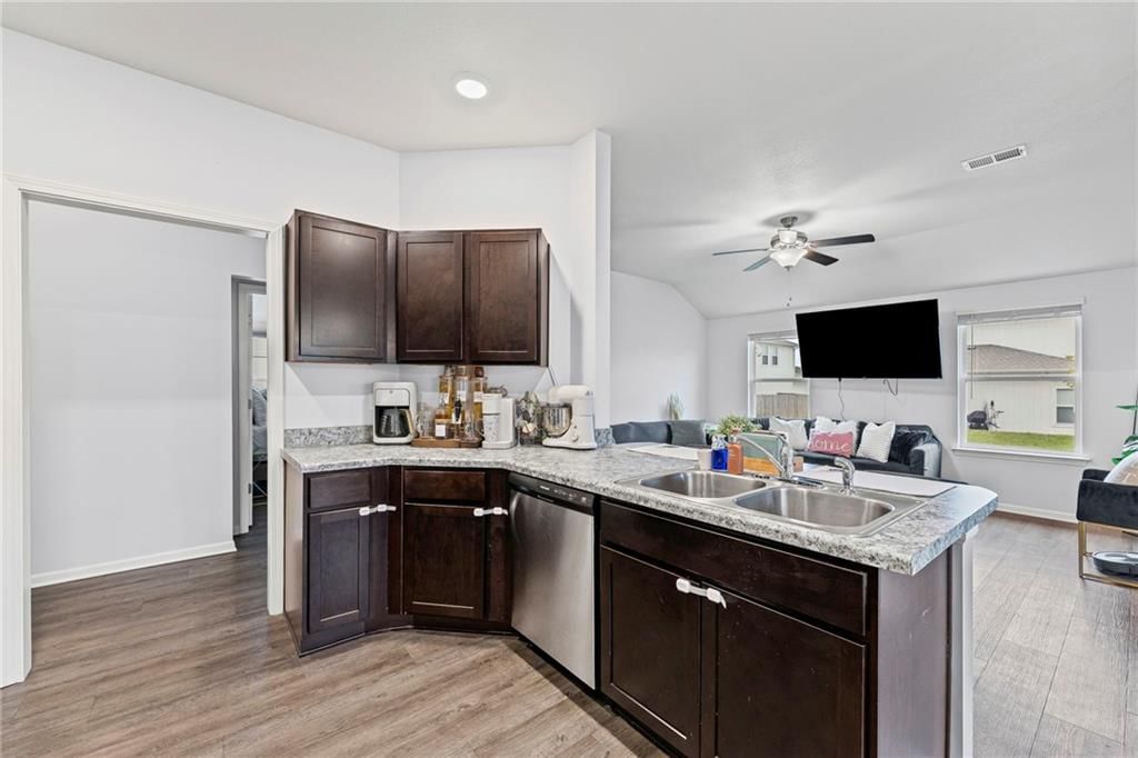 710 Hidden Meadows Drive — photo 9