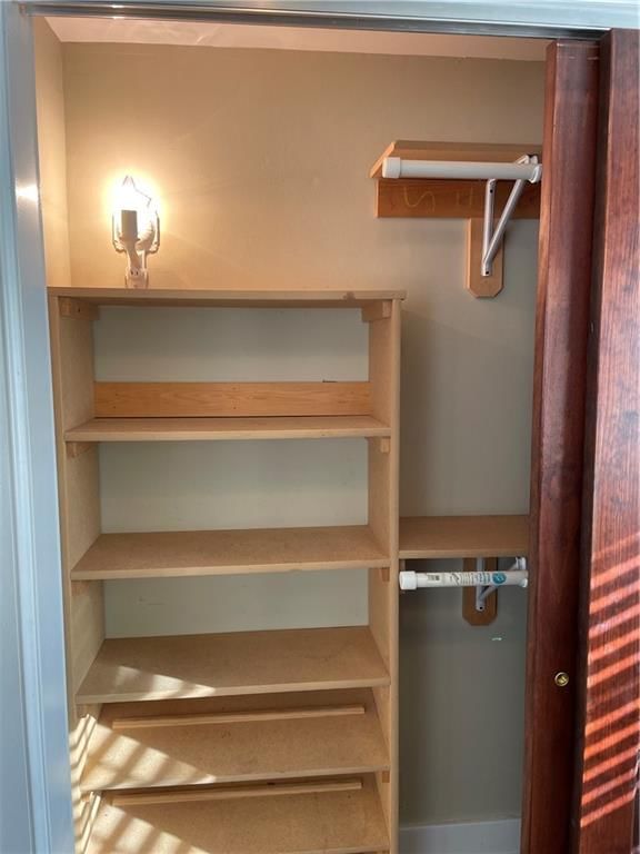 807 W 48th Street — photo 28
