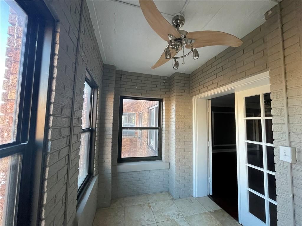 807 W 48th Street — photo 31