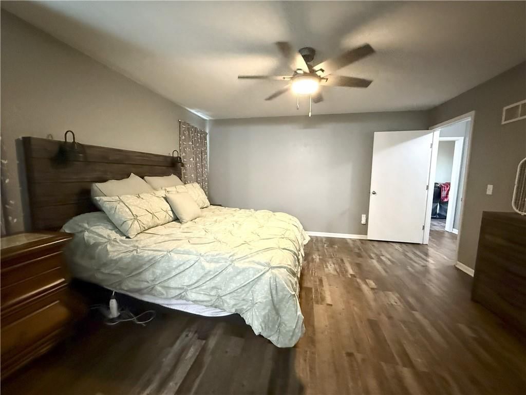 100 Meadows Lane — photo 11