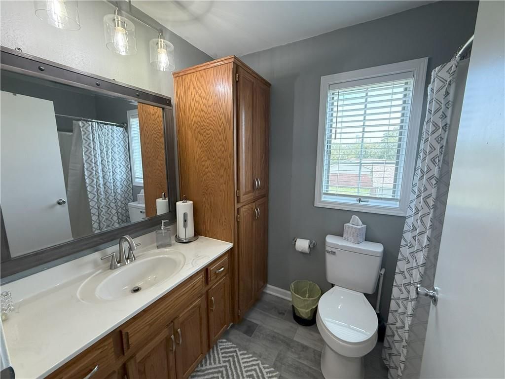 100 Meadows Lane — photo 15