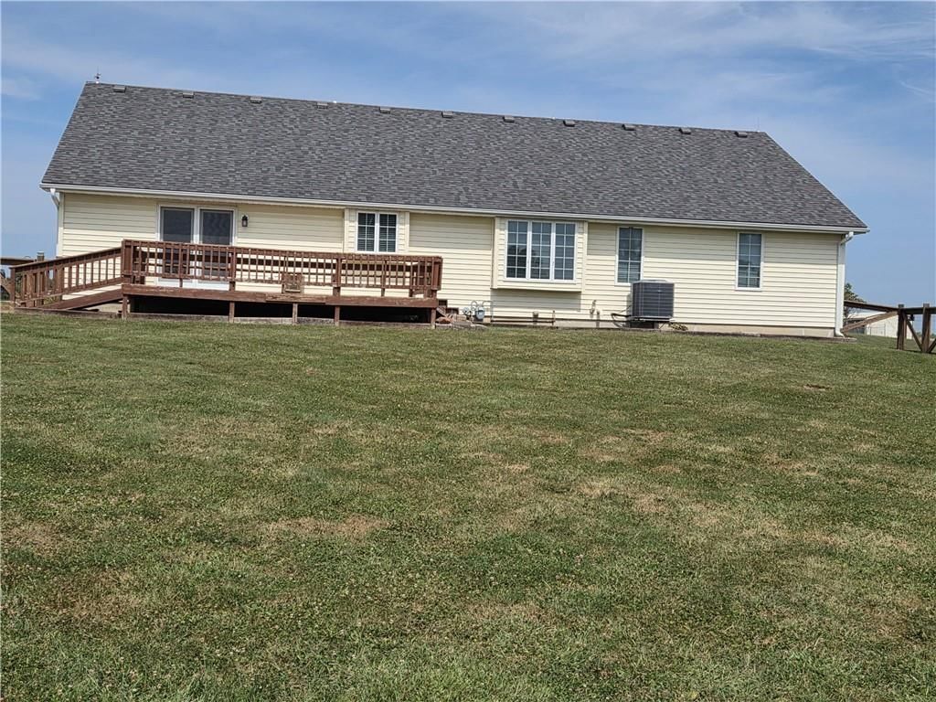 100 Meadows Lane — photo 24
