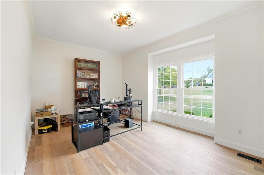Photo 9 of 59 - 21101 W 90th Street