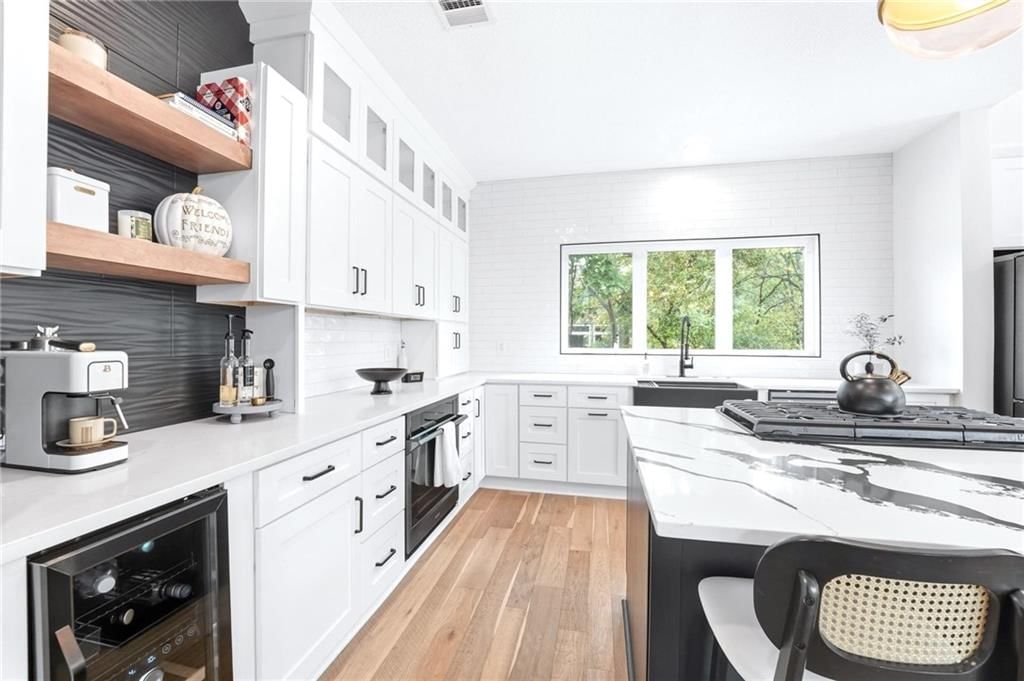 Photo 15 of 59 - 21101 W 90th Street