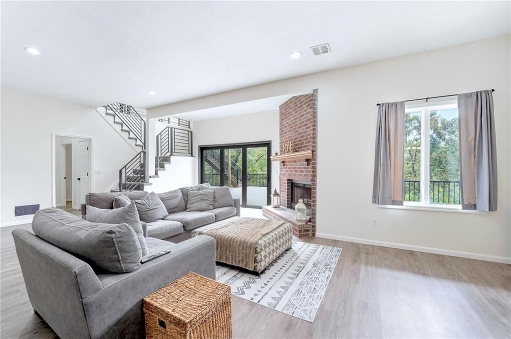 Photo 34 of 59 - 21101 W 90th Street