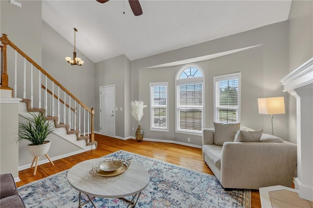 Photo 5 of 32 - 1730 NE Chowning Drive