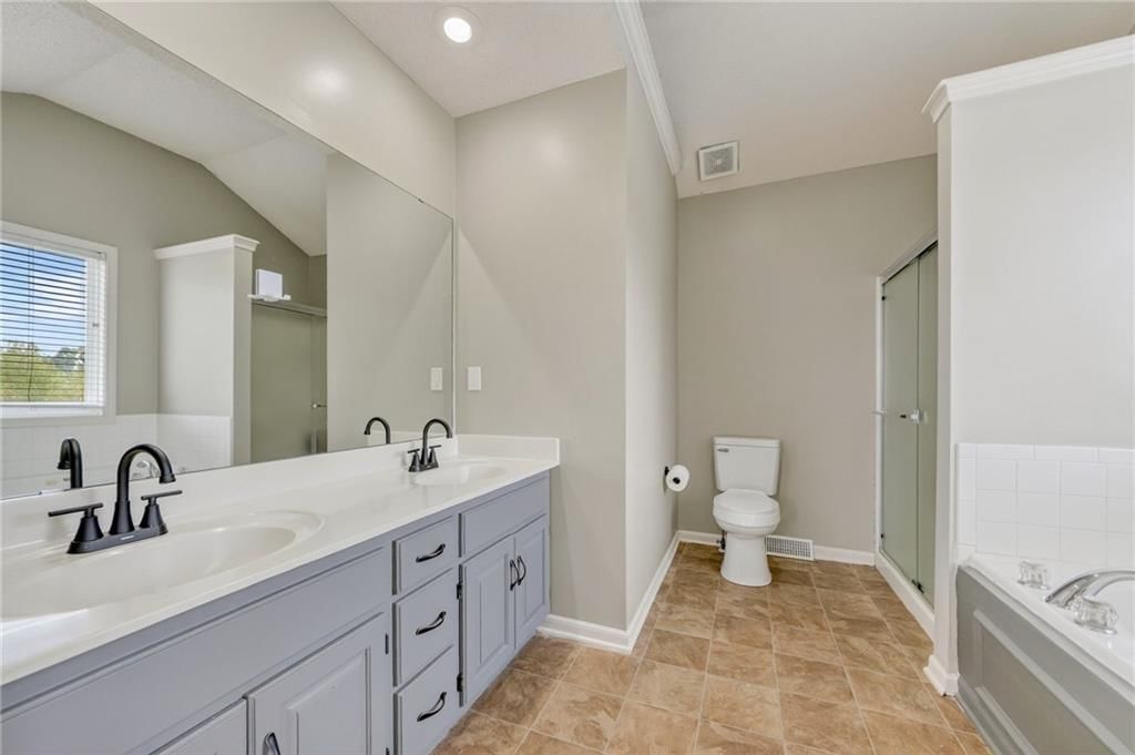 Photo 16 of 32 - 1730 NE Chowning Drive