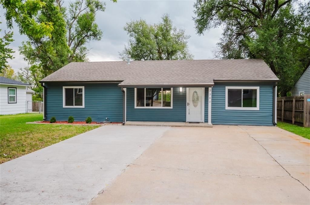 3380 SW Kirklawn Avenue — photo 2