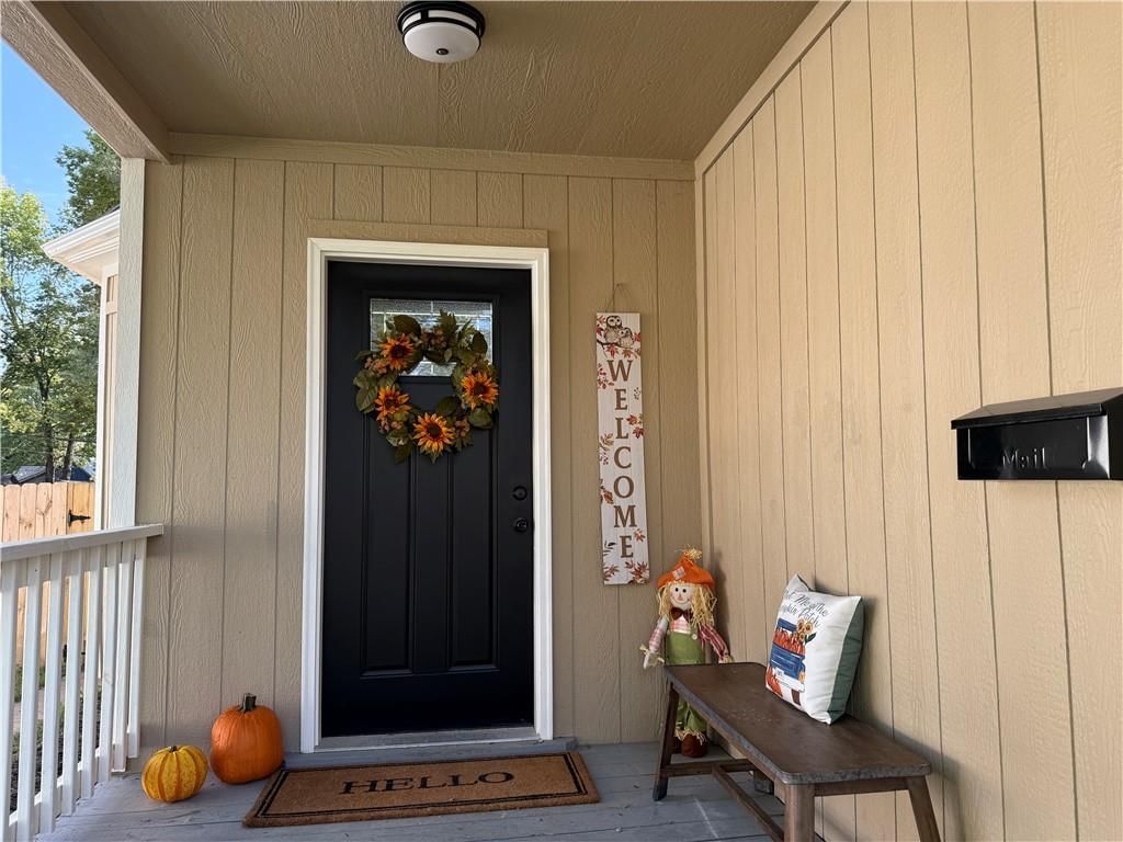 921 Brown Avenue — photo 2