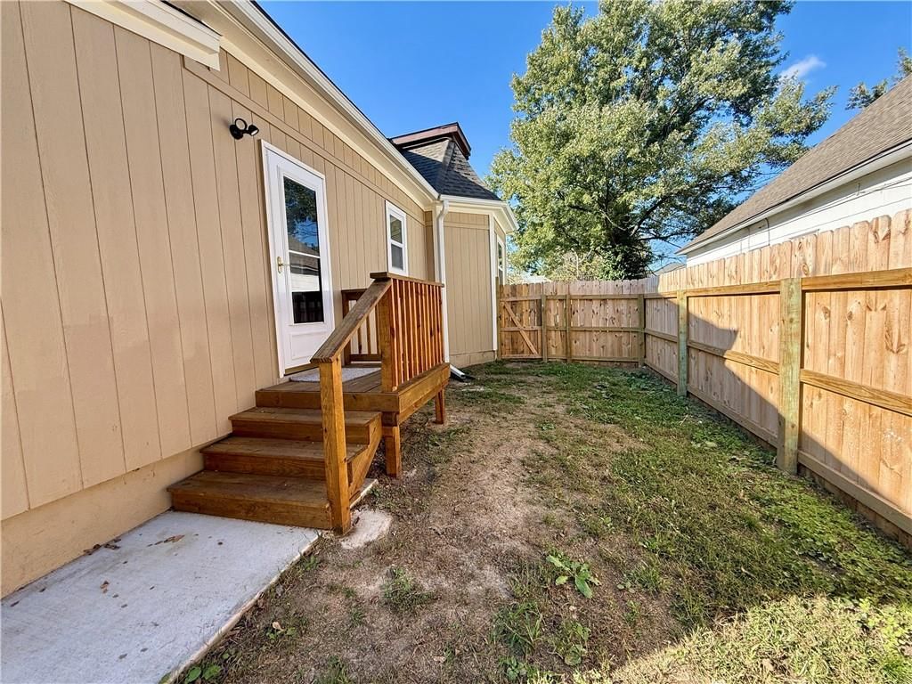 921 Brown Avenue — photo 19