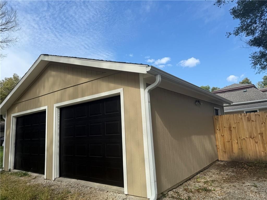 921 Brown Avenue — photo 23