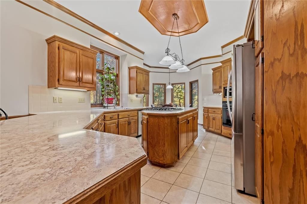 15617 Oakmont Drive — photo 9