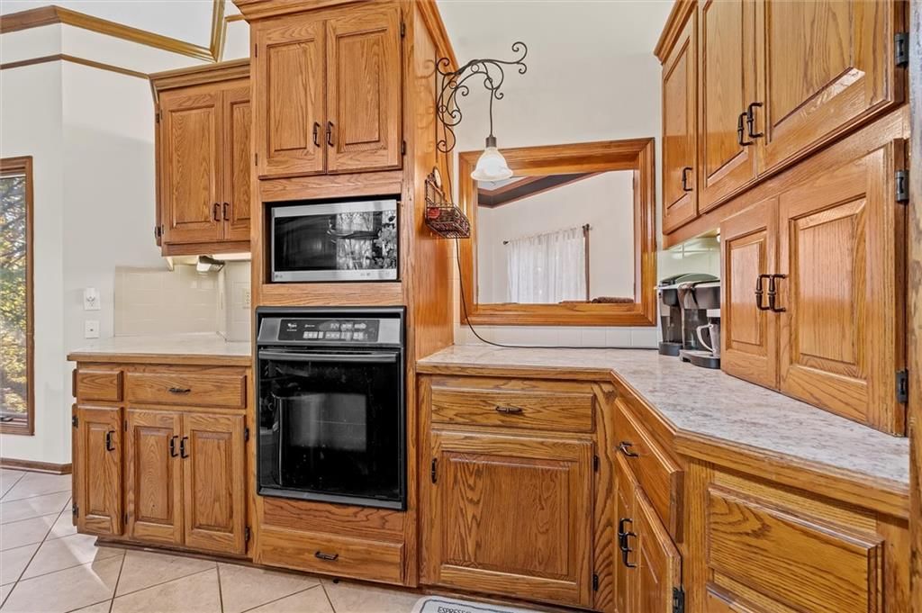 15617 Oakmont Drive — photo 10
