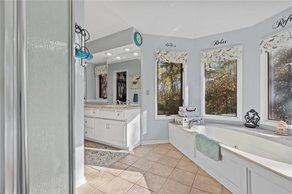15617 Oakmont Drive — photo 21