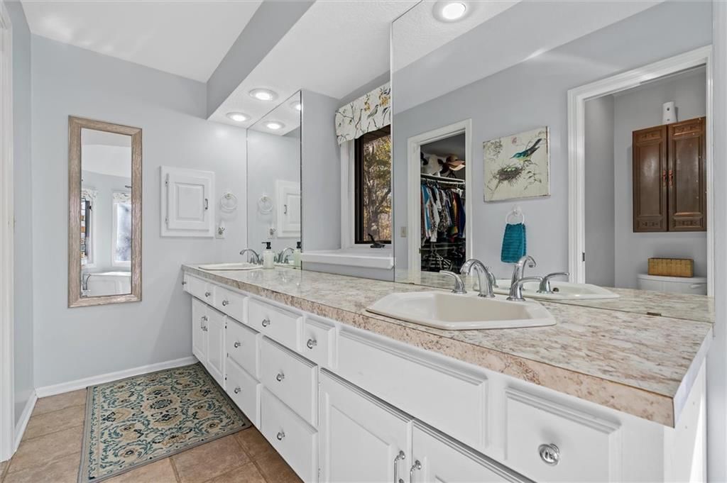 15617 Oakmont Drive — photo 23