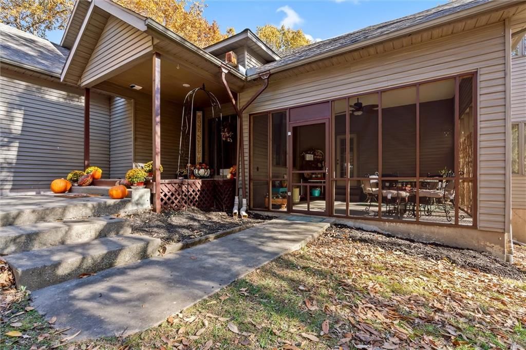 15617 Oakmont Drive — photo 37