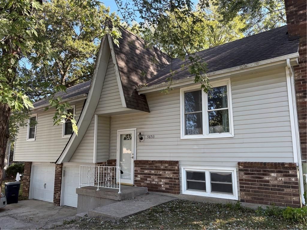 9853 N Holmes Street, Kansas City, MO