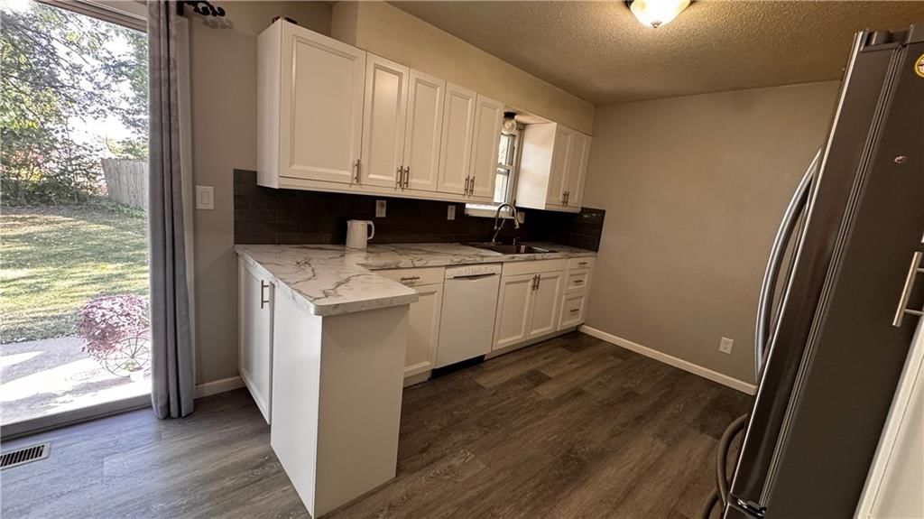 9853 N Holmes Street — photo 6