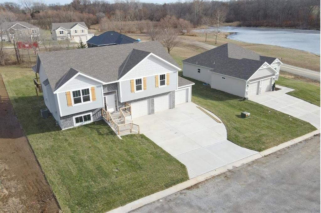 103 Sally Circle — photo 4