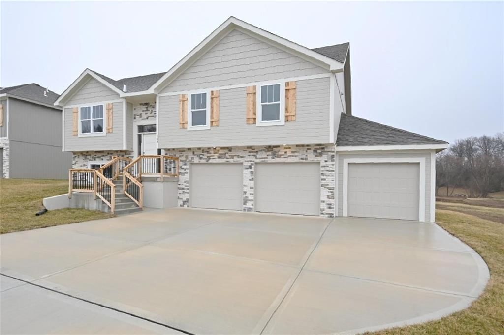 103 Johnson Circle — photo 3