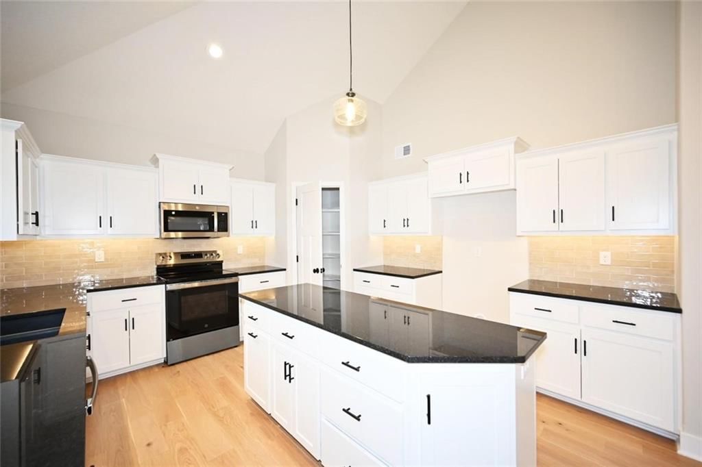 105 Johnson Circle — photo 13