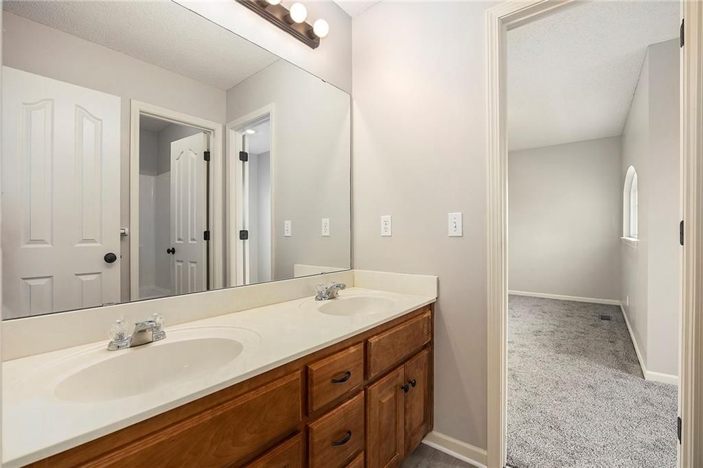 605 S Franklin Street — photo 32